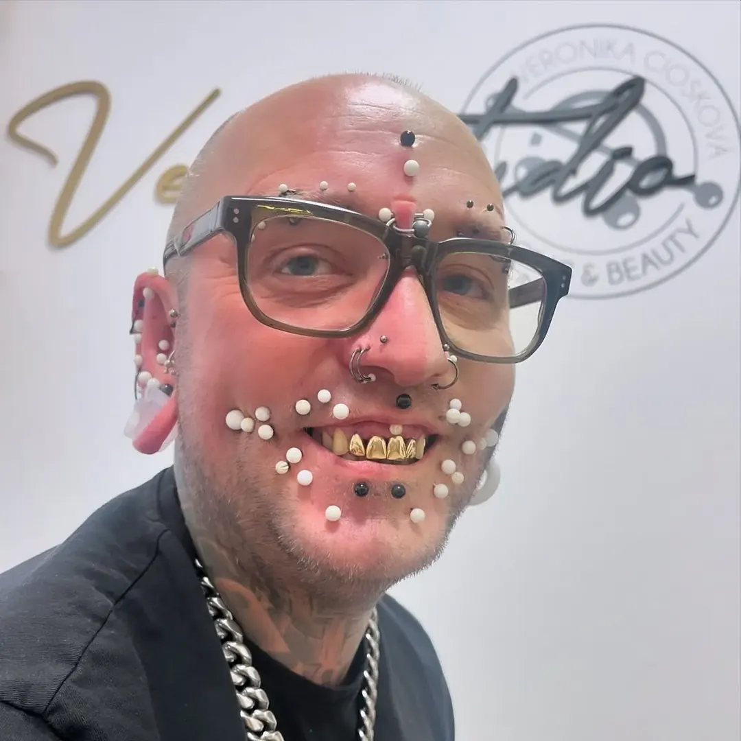 Piercing – ukázka práce Veroo Piercing, Frýdek-Místek