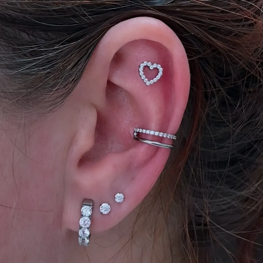 Piercing – ukázka práce Veroo Piercing, Frýdek-Místek