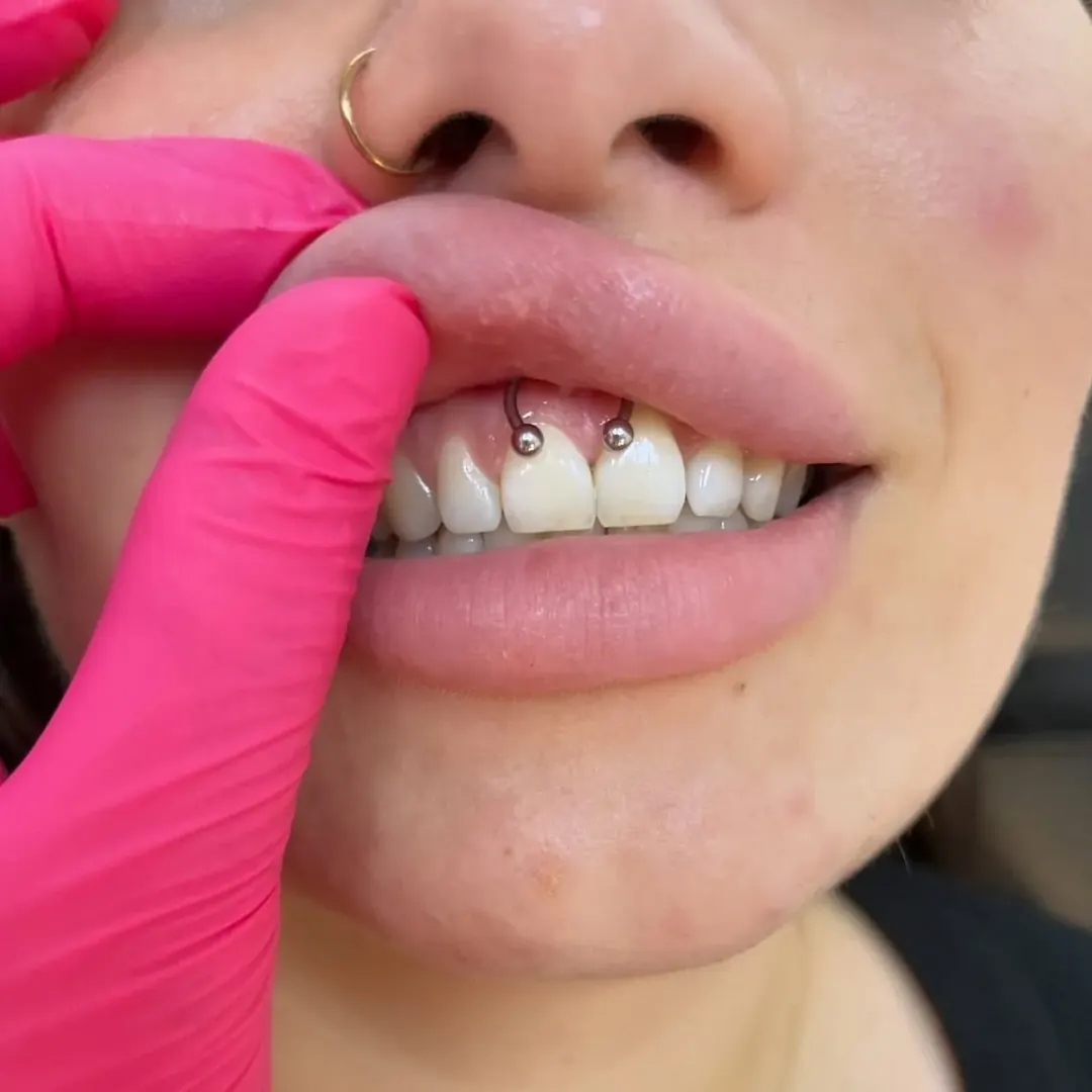 Piercing – ukázka práce Veroo Piercing, Frýdek-Místek