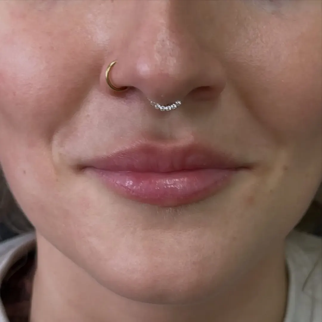Piercing nosu / septum – práce studia Veroo Piercing, Frýdek-Místek
