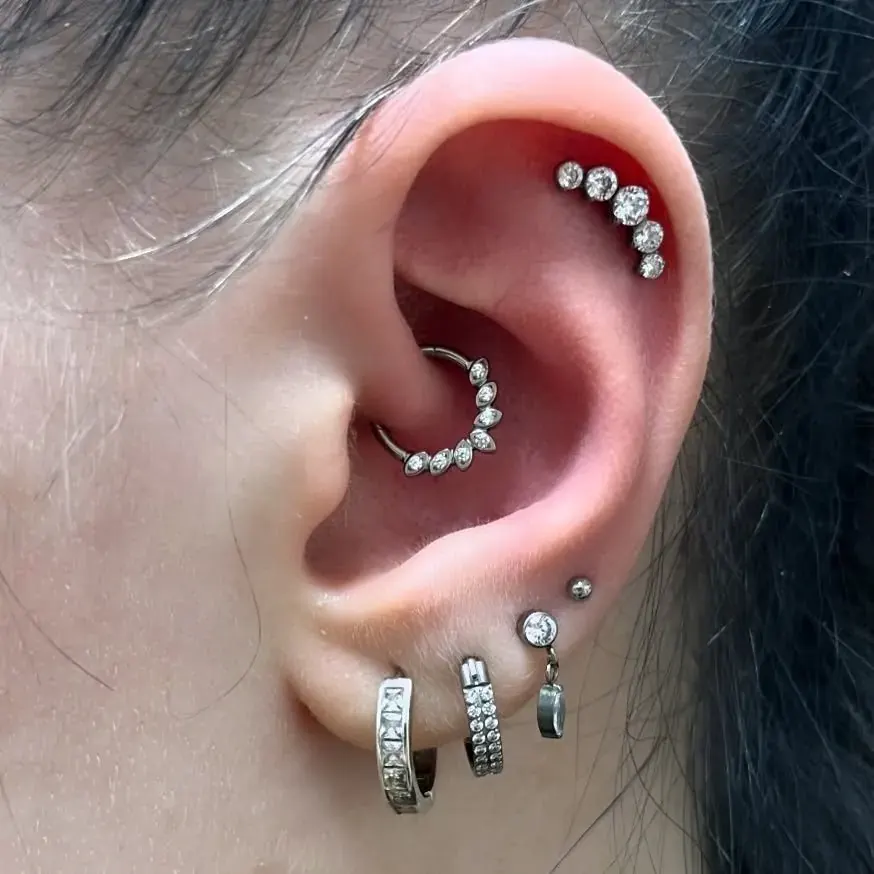Piercing – ukázka práce Veroo Piercing, Frýdek-Místek